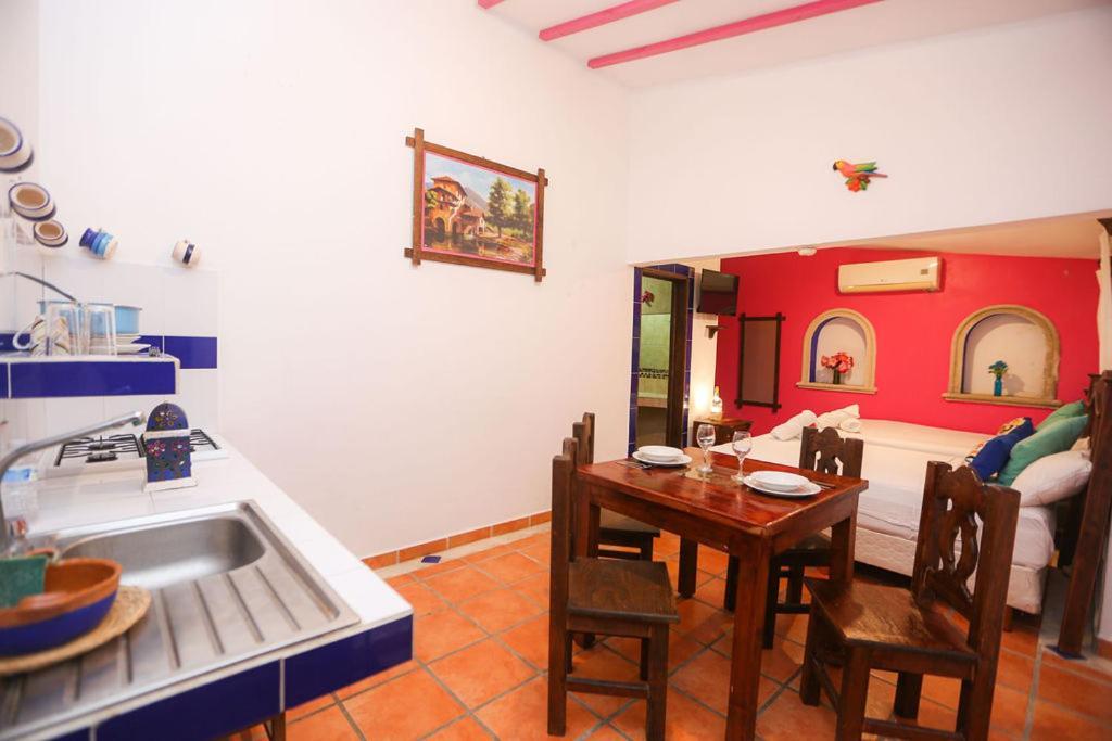 Ikaro Suites Colonial Cancún Exterior foto